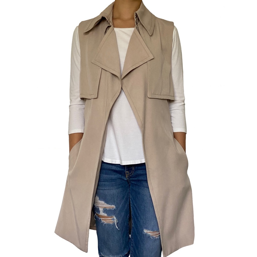 Club Monaco khaki birte vest with tie and clasp